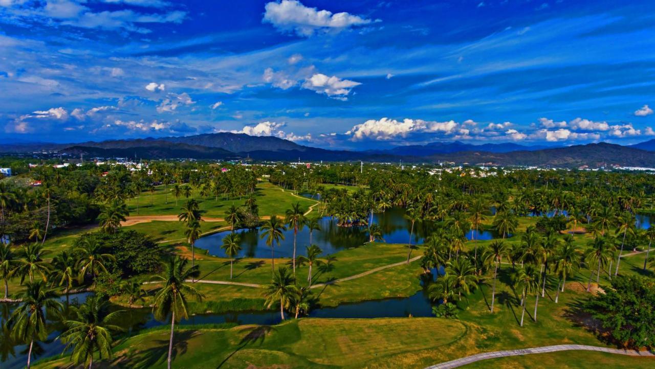 Las Hadas By Brisas Мансанильо Экстерьер фото Golf course in Samanà