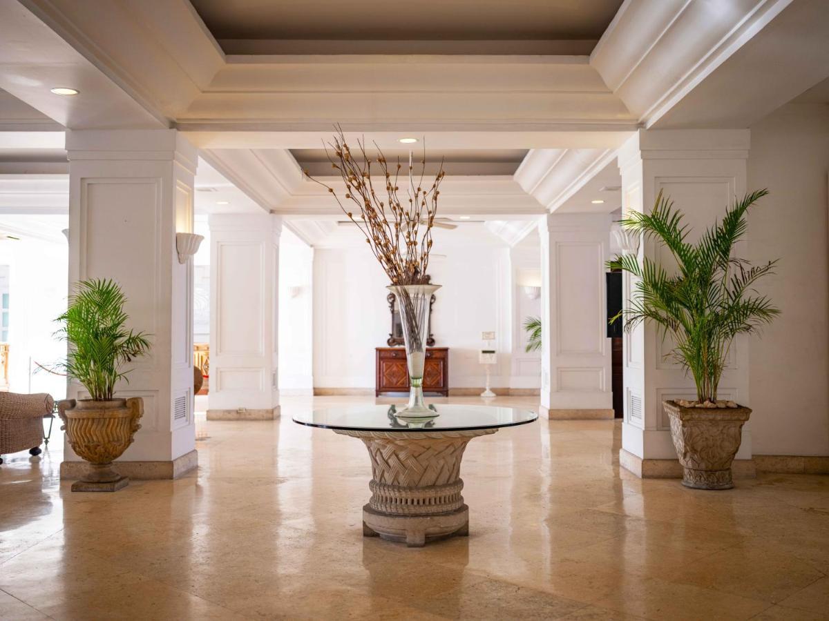 Las Hadas By Brisas Мансанильо Экстерьер фото The lobby of the hotel