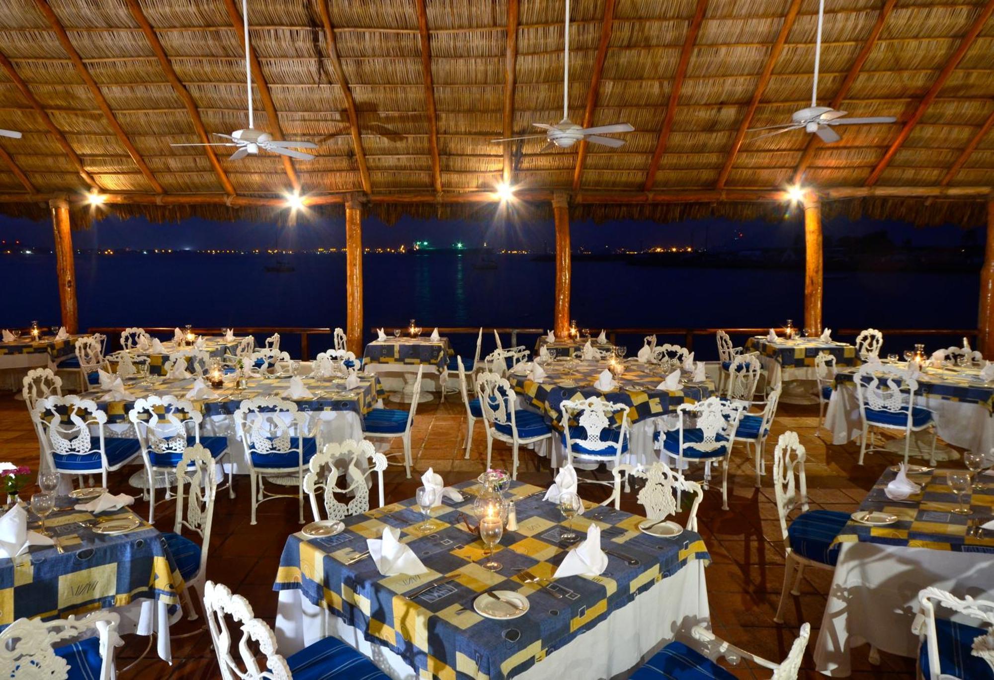 Las Hadas By Brisas Мансанильо Экстерьер фото The restaurant at the resort