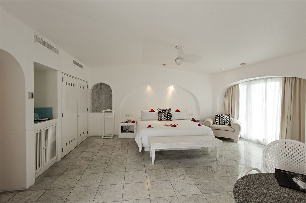 Las Hadas By Brisas Мансанильо Экстерьер фото A suite at the resort
