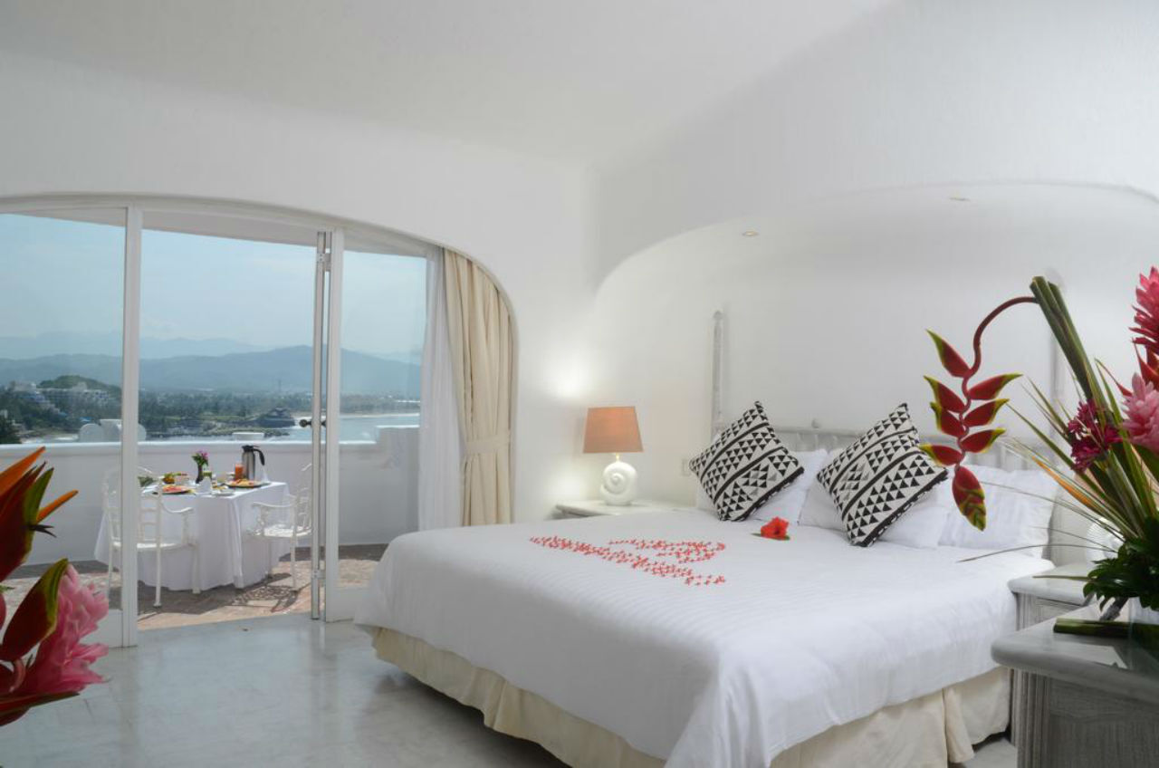 Las Hadas By Brisas Мансанильо Экстерьер фото A bedroom at the hotel