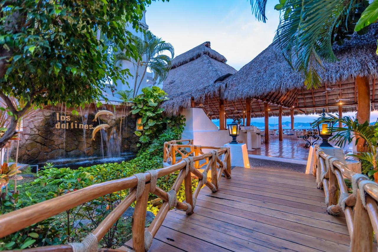 Las Hadas By Brisas Мансанильо Экстерьер фото The entrance to the resort